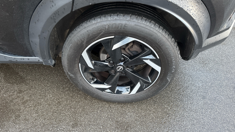 Nissan Juke 1.0 DiG-T 114 N-Connecta 5dr DCT Petrol Hatchback